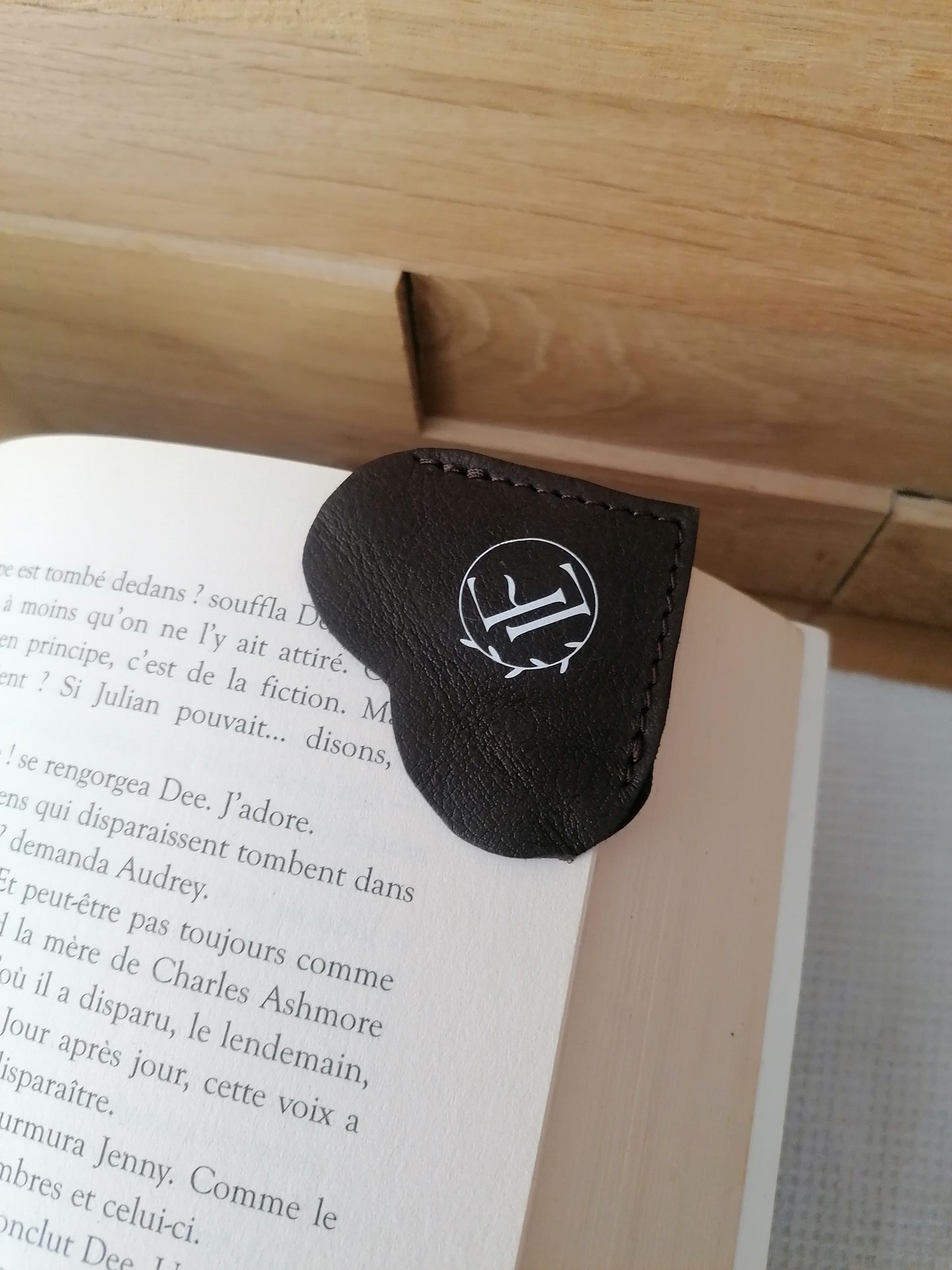 Marque page cœur d'angle en cuir