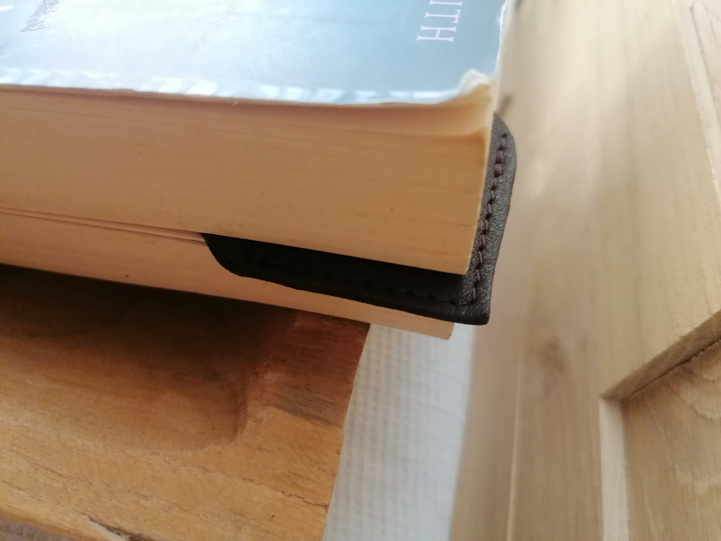 Marque page cœur d'angle en cuir