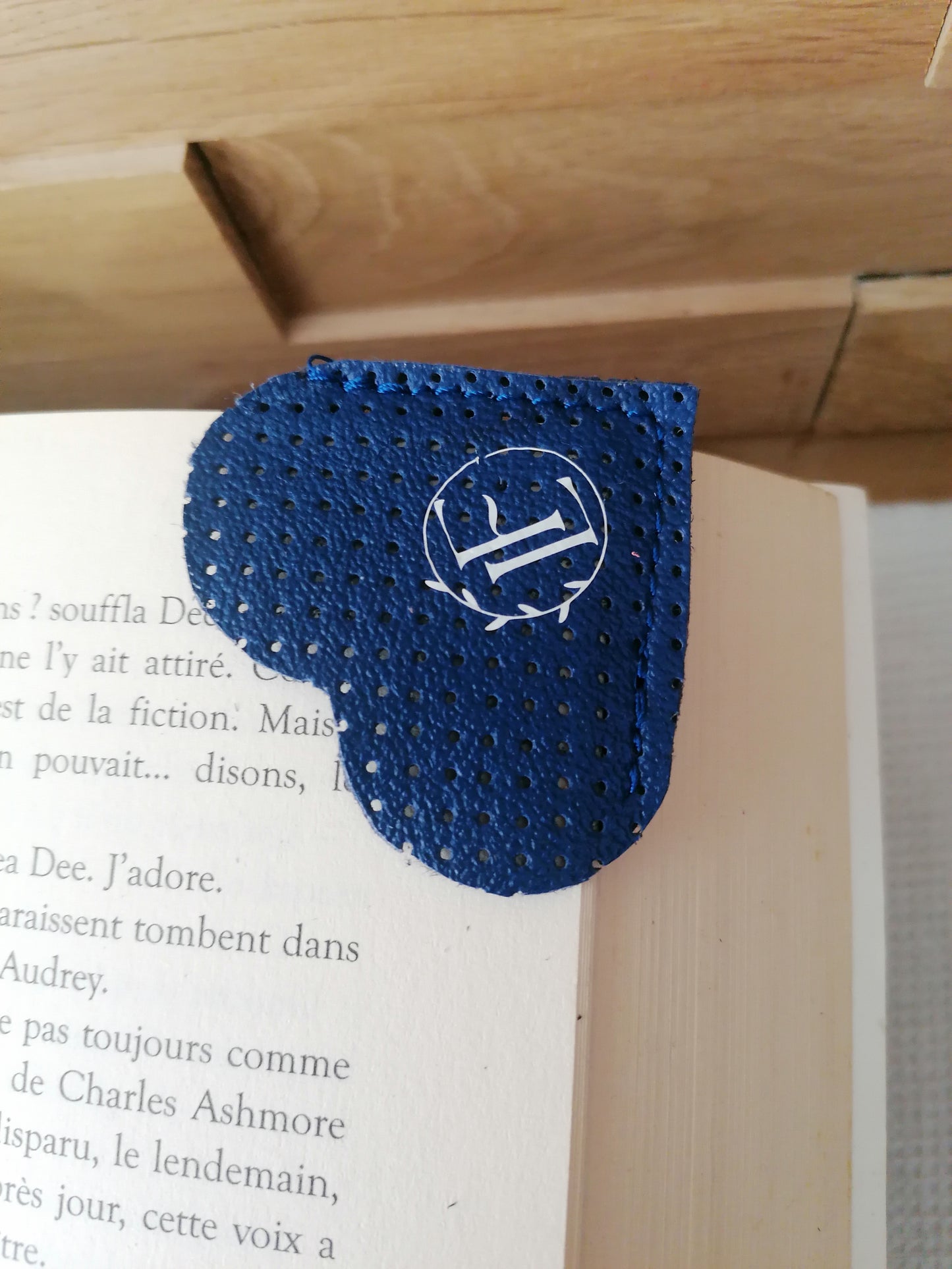 Marque page cœur d'angle en cuir