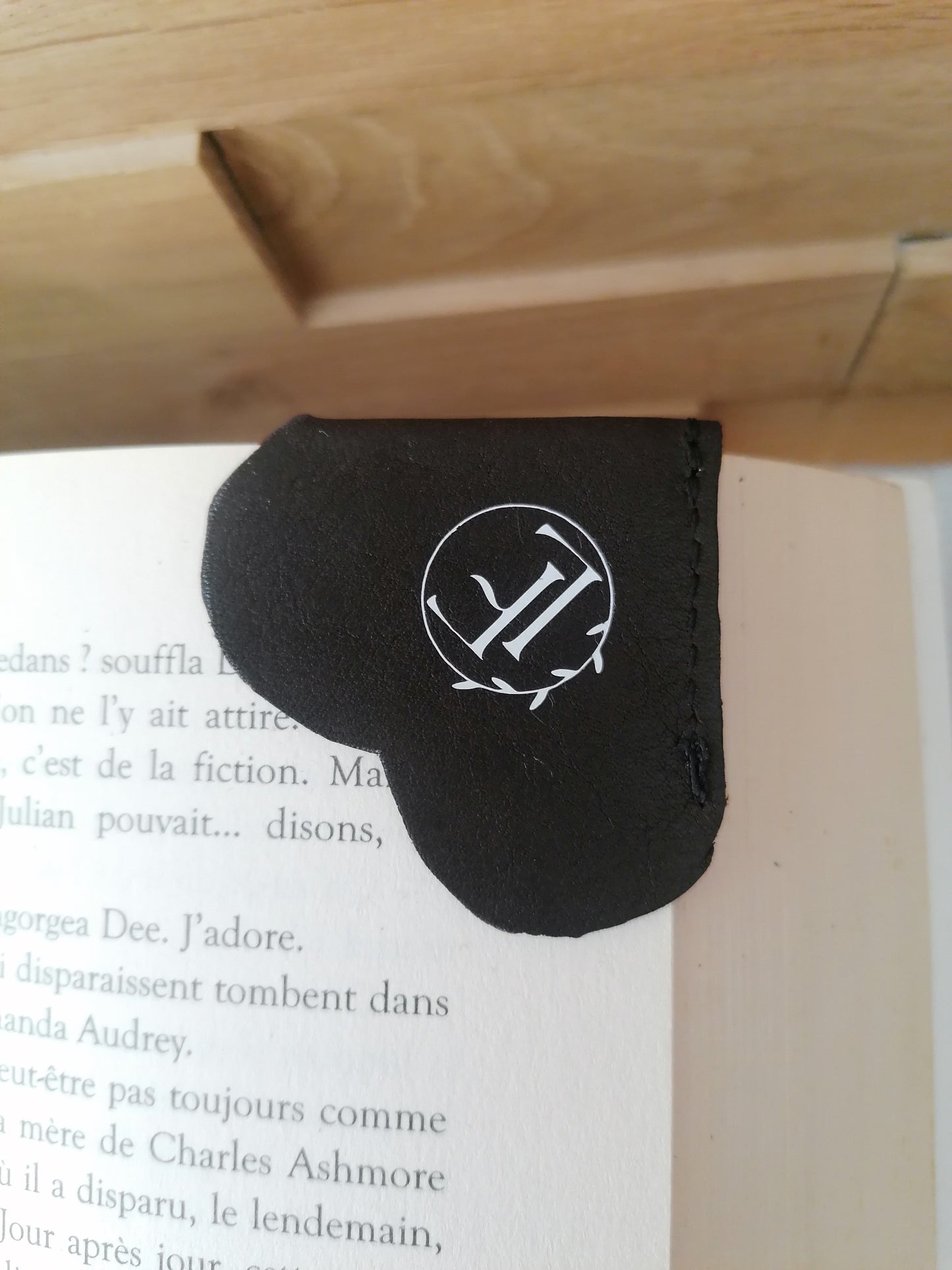 Marque page cœur d'angle en cuir
