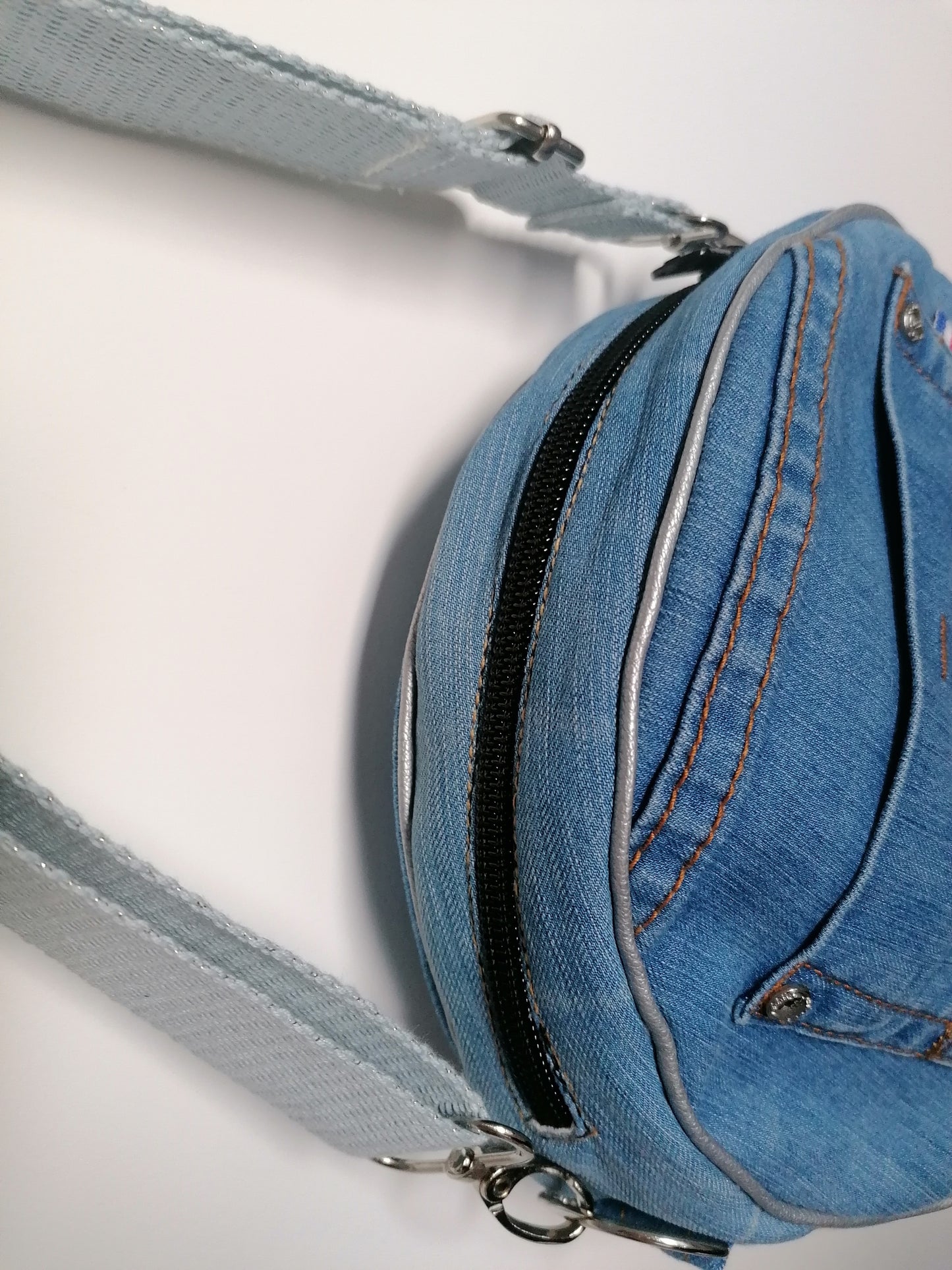 Sac à main en jeans upcyclés unique